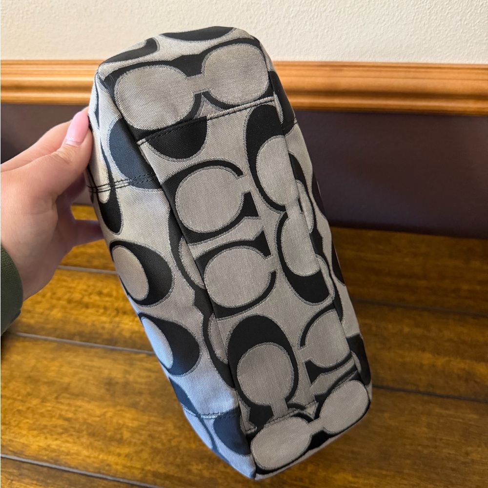 Coach Daisy Outline Signature Metallic Mia Shoulder Bag - Picture 8 of 10